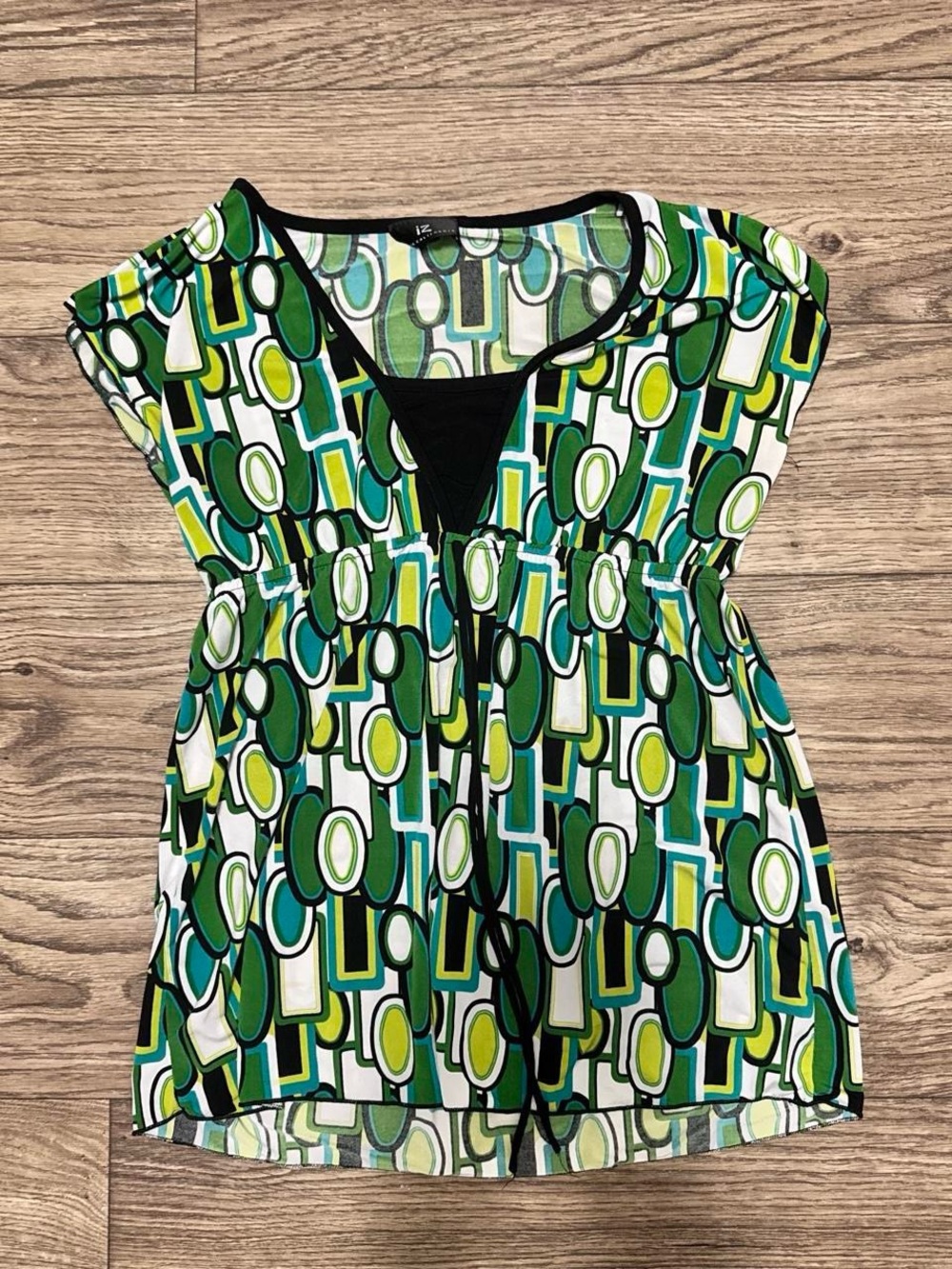 Iz Byer Green and White Y2K Geometric Print Blouse